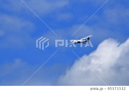 大阪国際空港 旅客機 離着陸 猪名川土手 大阪国際空港 旅客機 離着陸 猪名川土手 95371532