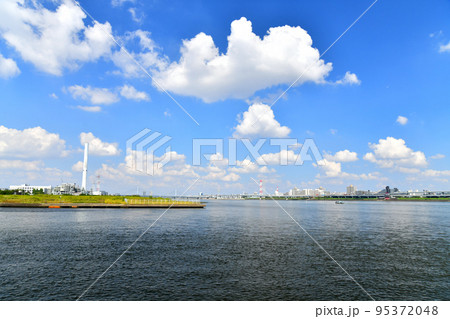 夢の島緑道公園より荒川上流方向を望む(東京都江東区)【2022.9】 夢の島緑道公園より荒川上流方向を望む(東京都江東区)【2022.9】 95372048