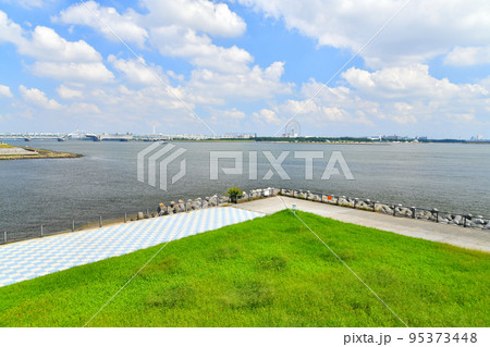 若洲海浜公園より葛西臨海公園方面を望む(東京都江東区)【2022.9】 95373448