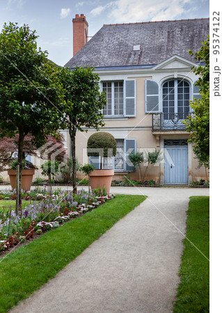 Classic style house in Western France 95374122