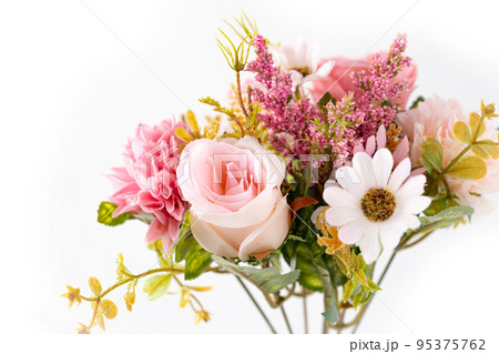 造花 花　白バック 95375762