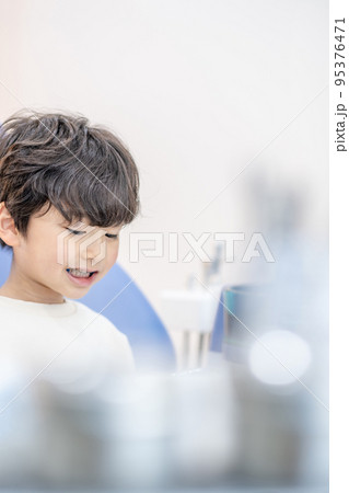 1人 一人 男の子 95376471