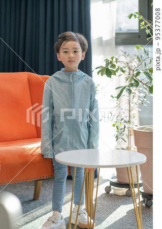 子供 ライフスタイル 男の子 95377008