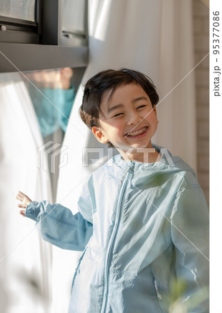 子供 ライフスタイル 男の子 95377086