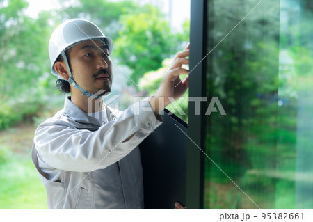 作業員 点検 作業員 点検 95382661