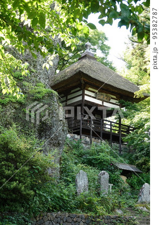 「俤や 姨月の都ひとりなく 月の友 」棚田や芭蕉も訪れた観月の名所としても知られている姨捨長楽寺 95382787