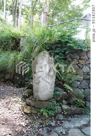 「俤や 姨月の都ひとりなく 月の友 」棚田や芭蕉も訪れた観月の名所としても知られている姨捨長楽寺 95382807