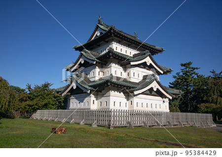 弘前城の天守(青森) 弘前城の天守(青森) 95384429