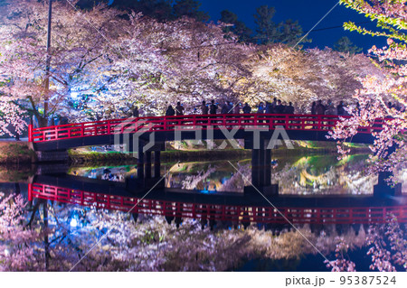 青森県 弘前城桜祭り・夜桜 青森県 弘前城桜祭り・夜桜 95387524