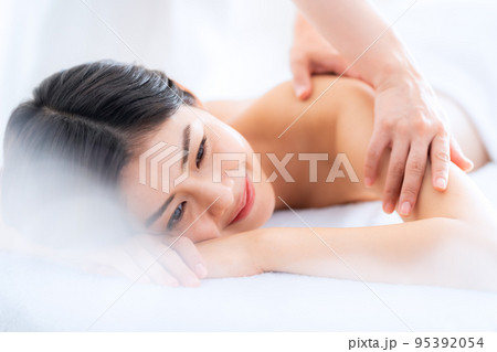 エステ　女性　ビューティー　美容　エステサロン 95392054