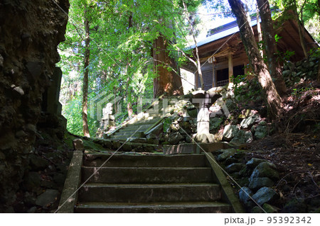 室山熊野神社・拝殿 室山熊野神社・拝殿 95392342