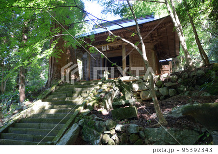 室山熊野神社・拝殿 95392343