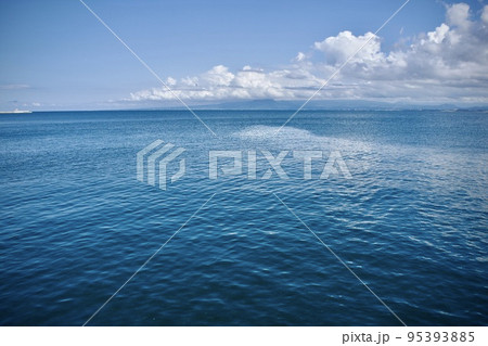 鳥取県　境港　夢みなと公園から眺める初秋の日本海 95393885