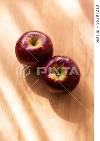 訳ありりんご・秋映 訳ありりんご・秋映 95397213