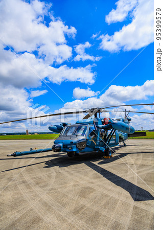 東京　福生市　横田基地フレンドシップフェスティバル　航空自衛隊　UH-60J　 95399579