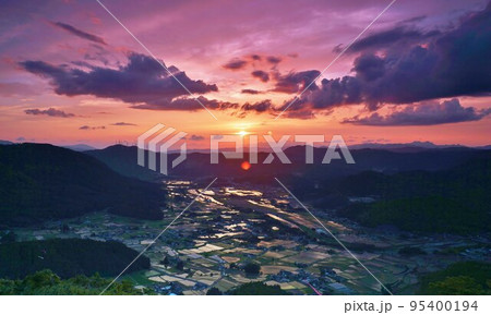大分県玖珠町 伐株山から望む眺望 水田風景 大分県玖珠町 伐株山から望む眺望 水田風景 95400194