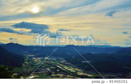 大分県玖珠町 伐株山から望む眺望 水田風景 大分県玖珠町 伐株山から望む眺望 水田風景 95400201