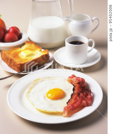 egg and bacon with toast egg and bacon with toast 95402006