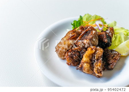 マグロの血合いの滝田揚げ マグロの血合いの滝田揚げ 95402472