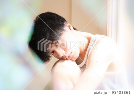 かっこいい男性のメンズビューティーポートレート スキンケア ヘアケア スマホ かっこいい男性のメンズビューティーポートレート スキンケア ヘアケア スマホ 95403861