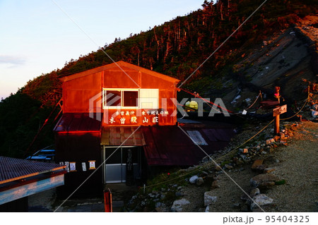 中央アルプス　木曽殿山荘 95404325