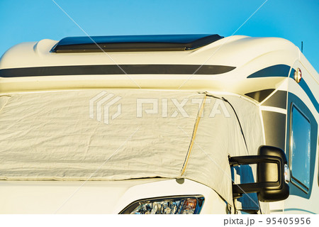 Motorhome with thermal screen blind Motorhome with thermal screen blind 95405956