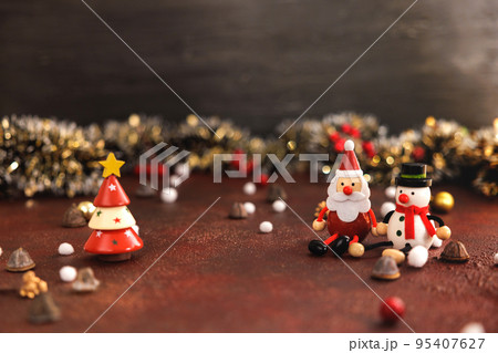 クリスマスイメージ　サンタクロース 95407627