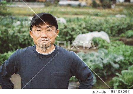 農家の男性・田舎暮らしイメージ 95408097
