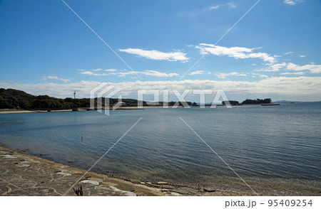 三河湾に浮かぶ佐久島 三河湾に浮かぶ佐久島 95409254