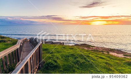 Hallett Cove boardwalk at sunset 95409362