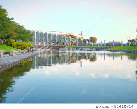 新潟スポーツ公園の初秋の風景 95410714