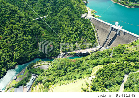 上空から見た宮ケ瀬ダムの写真素材 [95411348] - PIXTA