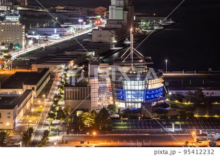 門司港レトロ展望室から眺める関門海峡ミュージアムの夜景 門司港レトロ展望室から眺める関門海峡ミュージアムの夜景 95412232