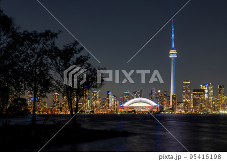 Night view of Toronto City downtown skyline panorama. Ontario, Canada. 95416198