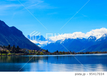 View of the Alps and Lake Geneva in Montreux, Switzerland 95417034