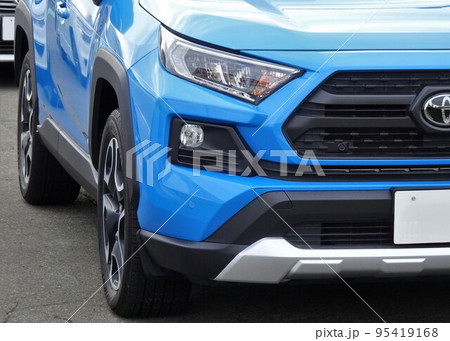自動車イメージ　トヨタRAV4のフロントマスク 95419168