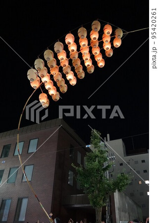 東北三大祭り 竿燈 ドッコイショードッコイショ 東北三大祭り 竿燈 ドッコイショードッコイショ 95420261