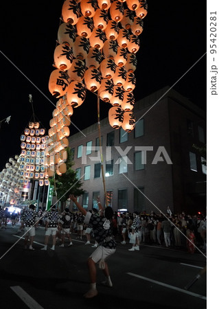 東北三大祭り 竿燈 ドッコイショードッコイショ 東北三大祭り 竿燈 ドッコイショードッコイショ 95420281