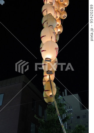 東北三大祭り　竿燈　ドッコイショードッコイショ 95420289