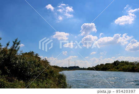 そよ風が吹く秋の河川敷 穏やかな日 鬼怒川 そよ風が吹く秋の河川敷 穏やかな日 鬼怒川 95420397