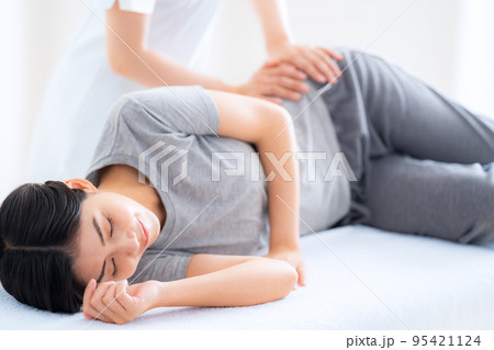 女性 整体 マッサージ 整骨院 指圧 女性 整体 マッサージ 整骨院 指圧 95421124