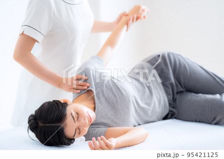 女性 整体 マッサージ 整骨院 指圧 女性 整体 マッサージ 整骨院 指圧 95421125
