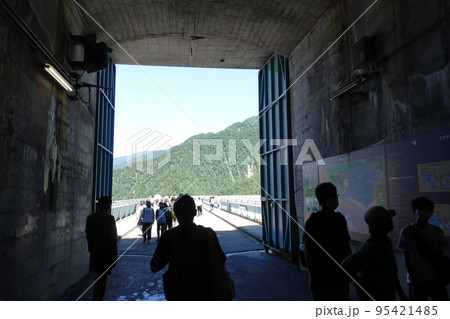 立山黒部アルペンルート地下ケーブルカー黒部湖出口 立山黒部アルペンルート地下ケーブルカー黒部湖出口 95421485