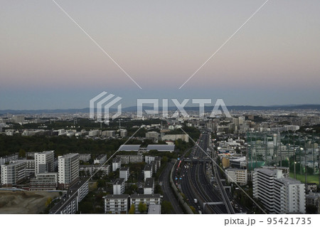 千里ニュータウン新千里東町（大阪府豊中市）のUR新千里東町団地／千里グリーンヒルズ東町と中央環状線 95421735