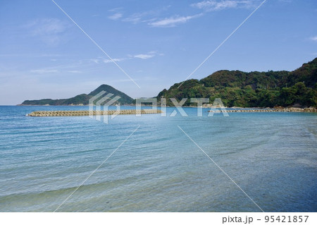 初秋の島根半島四十二浦　千酌浦の風景 95421857