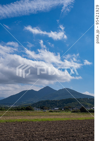 鳥取県の孝霊山　鳥取県西伯郡大山町（旧高麗村地区）からの眺め 95421929