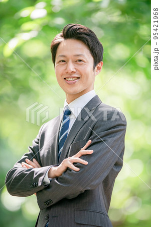 ビジネス 男性 新緑 ビジネス 男性 新緑 95421968