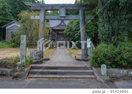 高杉神社(孝霊天皇宮)鳥居 鳥取県西伯郡大山町宮内 高杉神社(孝霊天皇宮)鳥居 鳥取県西伯郡大山町宮内 95423691
