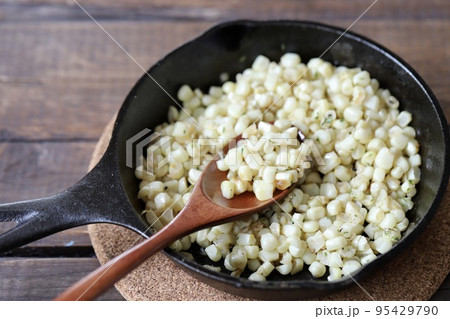 北海道産の白いトウモロコシで作ったコーンバター 北海道産の白いトウモロコシで作ったコーンバター 95429790