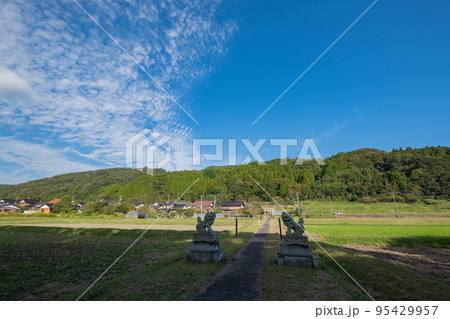 楽々福神社　参道　鳥取県西伯郡伯耆町宮原 95429957